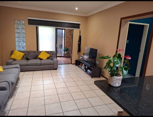 2 BEDROOM TOWNHOUSE FOR SALE IN BERGBRON